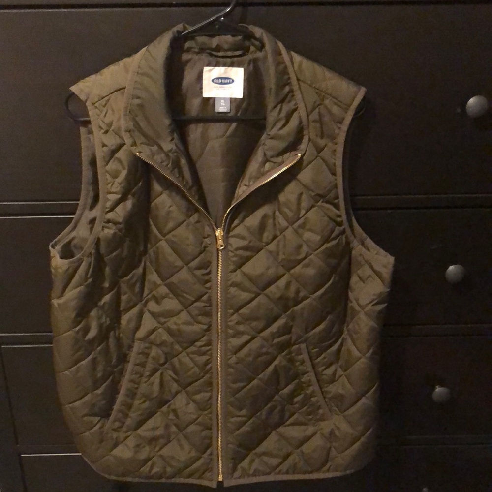 Old Navy quilted vest